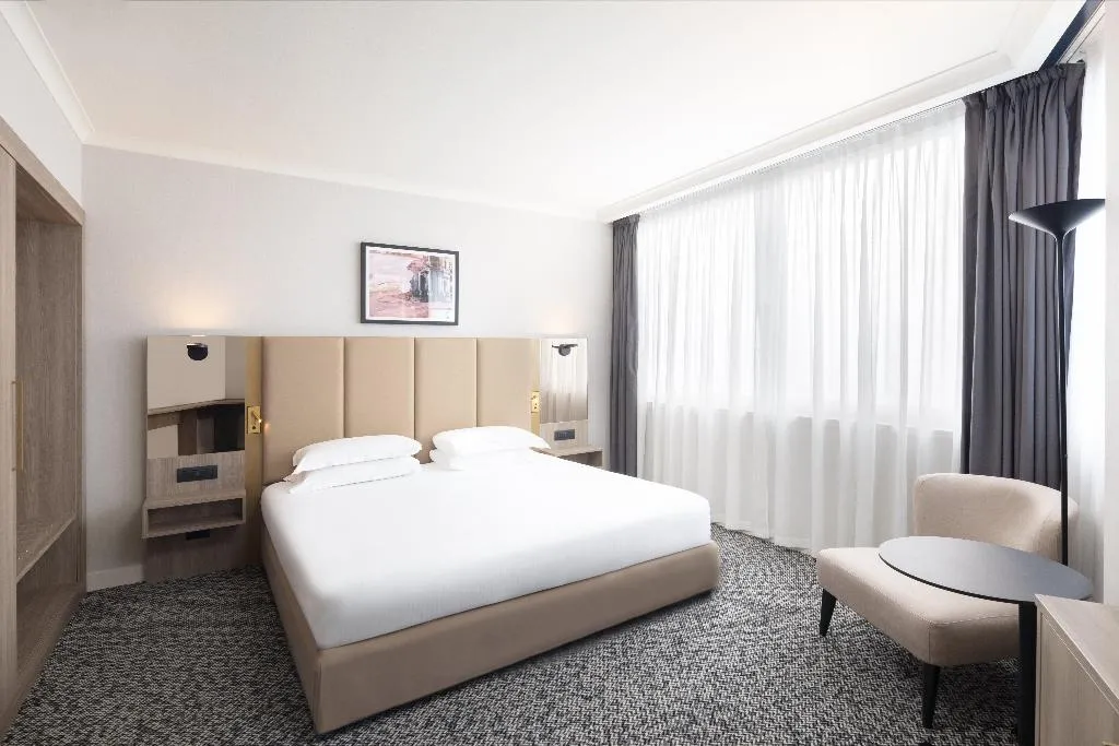 DOUBLE PREMIUM KING BED Room, Crowne Plaza Milan Linate, Milan