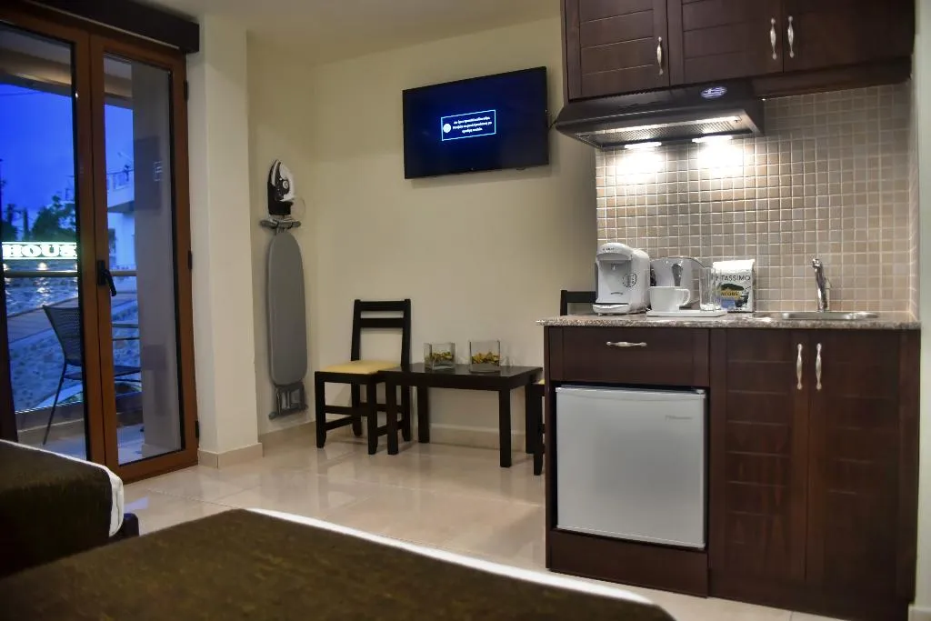 Room, 24 Seven Boutique Hotel, Crete
