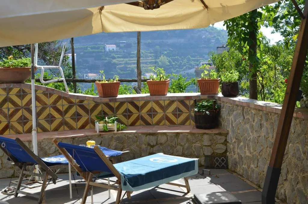 Room, B&B La Zagara, Naples