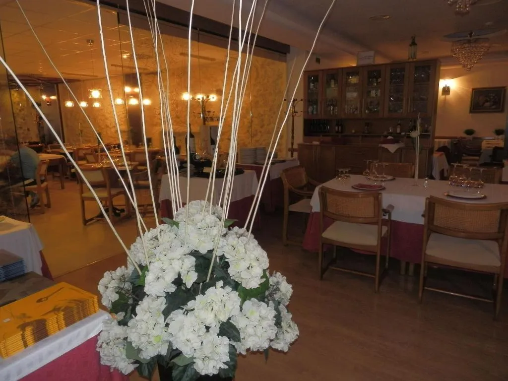 Sports and Entertainment, Restaurante Salvadora, Costa Blanca
