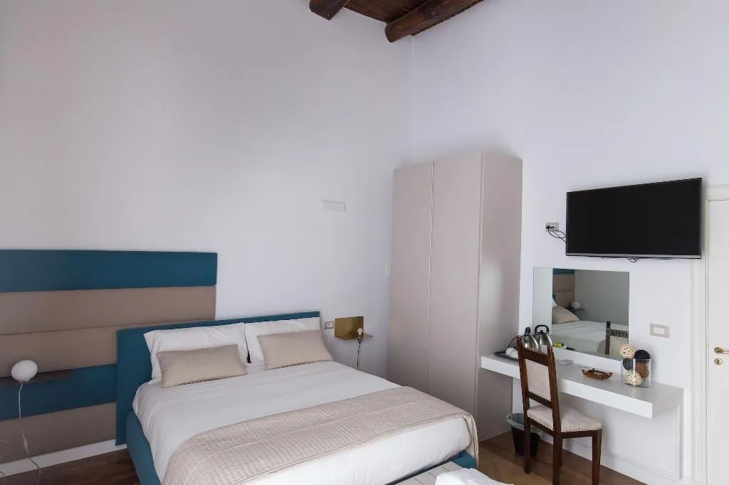 Room, Savoy Riviera, Naples