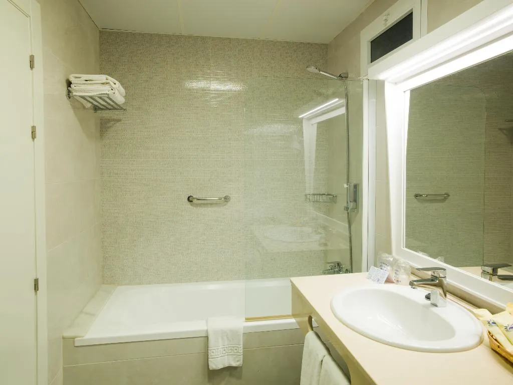 Double or Twin STANDARD Room, Monarque Torreblanca, Costa Del Sol