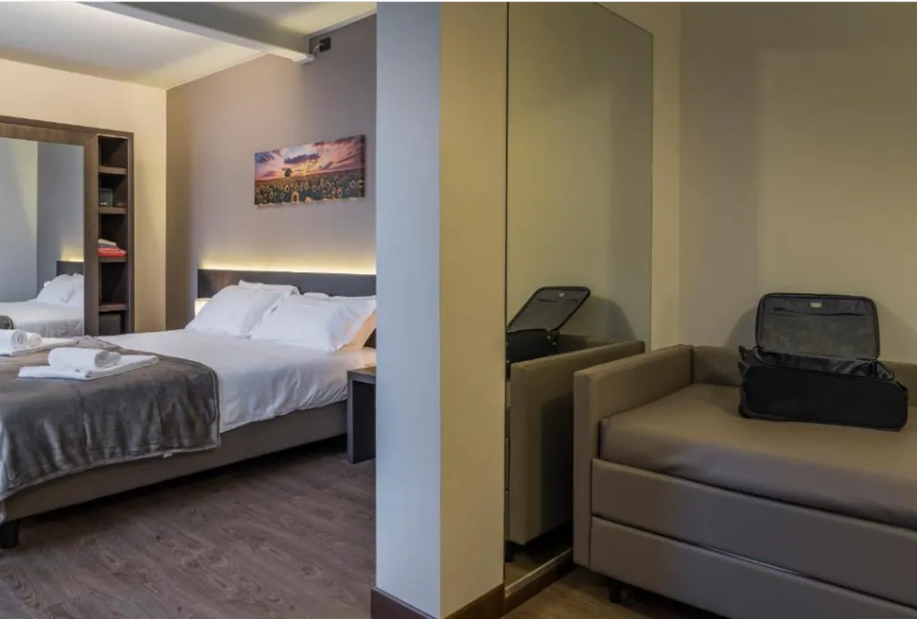 TRIPLE SUPERIOR Room, Hotel Gardenia Sirmione, Milan