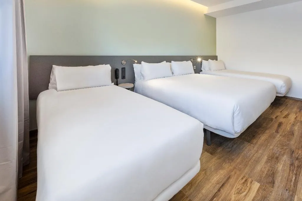 QUADRUPLE STANDARD Room, B&B HOTEL Madrid Alcorcon, Madrid