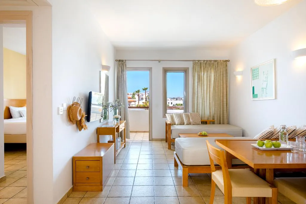 SUITE CLASSIC ONE BEDROOM Room, Louis Althea Beach, Cyprus
