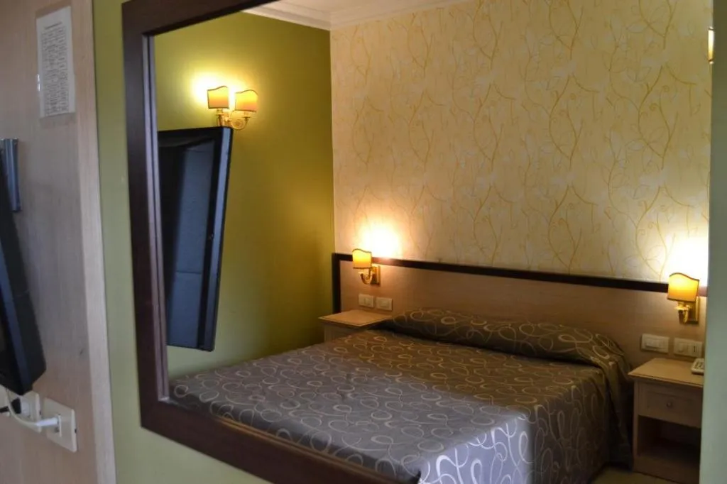 Double or Twin STANDARD Room, Galileo, Rome