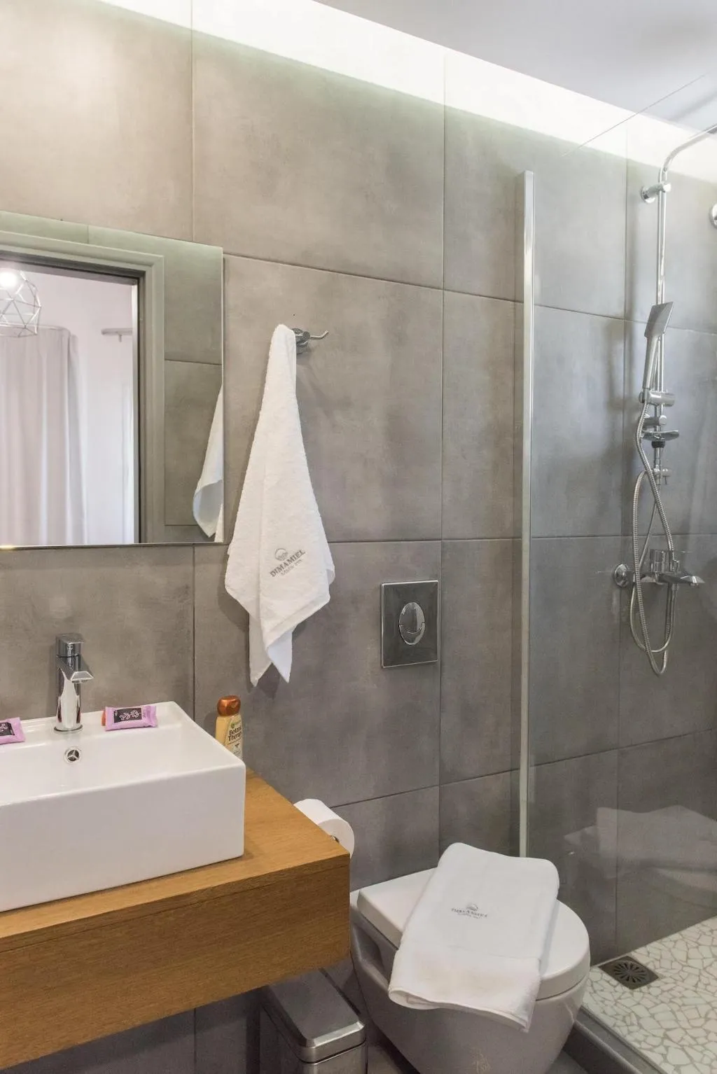 Room, Ria, Crete
