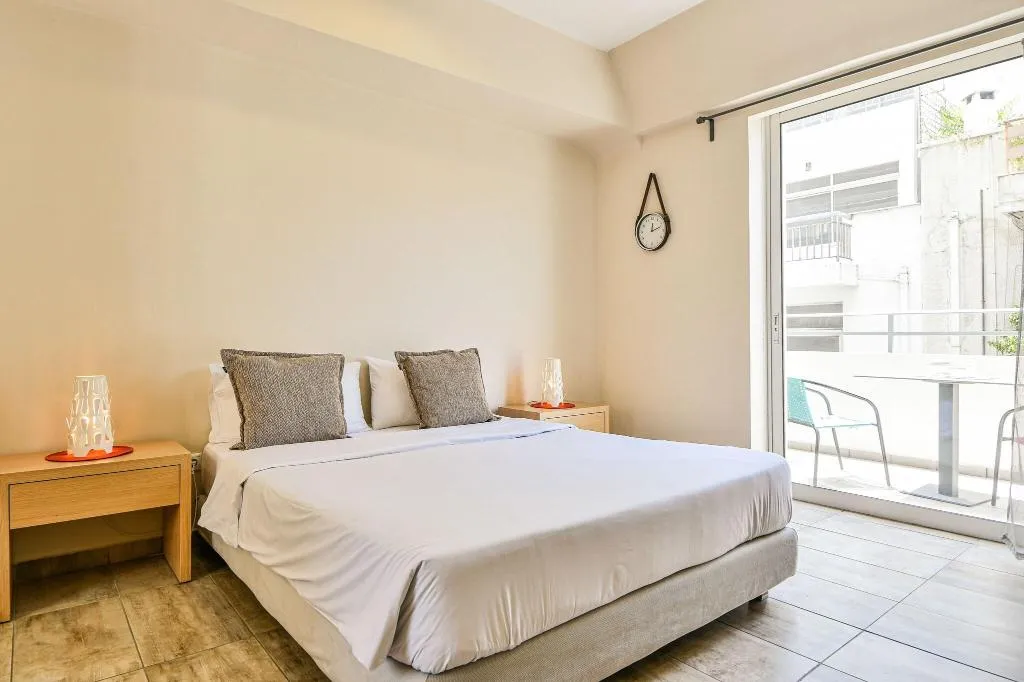 Room, Athens Way Lofts, Athens