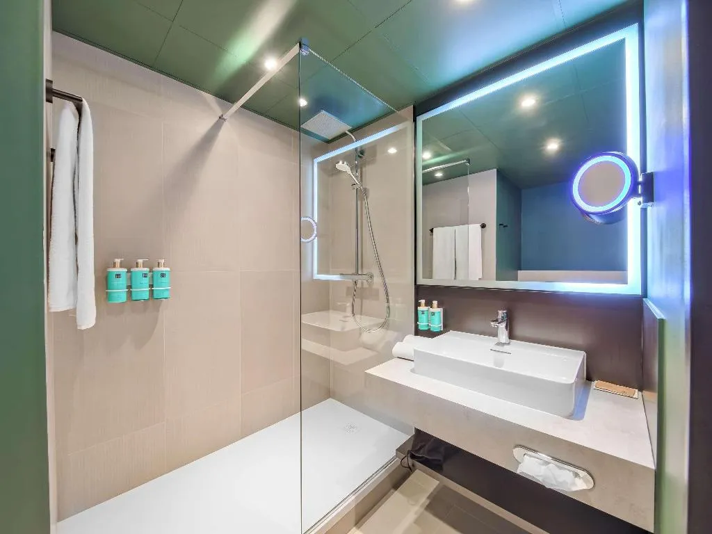 DOUBLE SUPERIOR Room, Novotel Valencia Lavant, Valencia