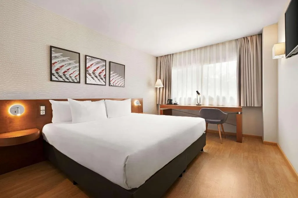 DOUBLE POOL VIEW Room, Ramada by Wyndham Valencia Almussafes, Valencia