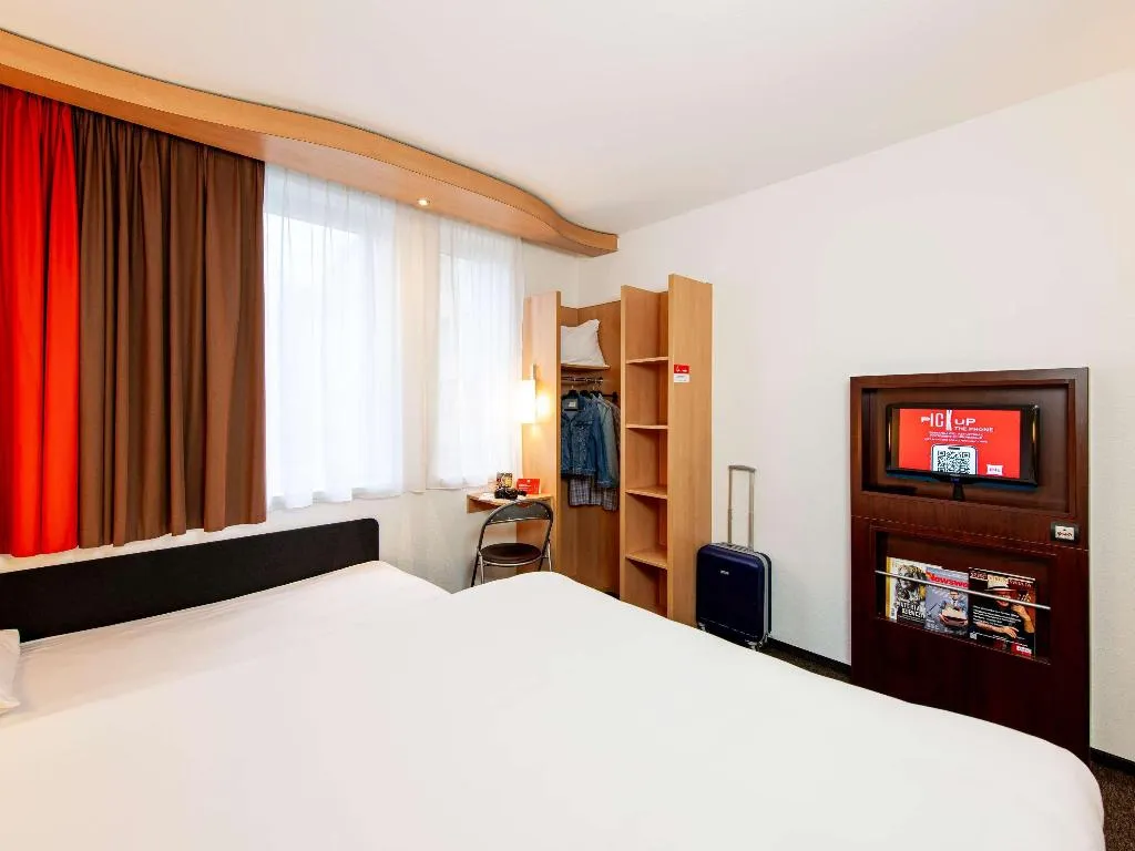 FAMILY ROOM WITH DOUBLE BED Room, ibis Krakow Stare Miasto, Krakow