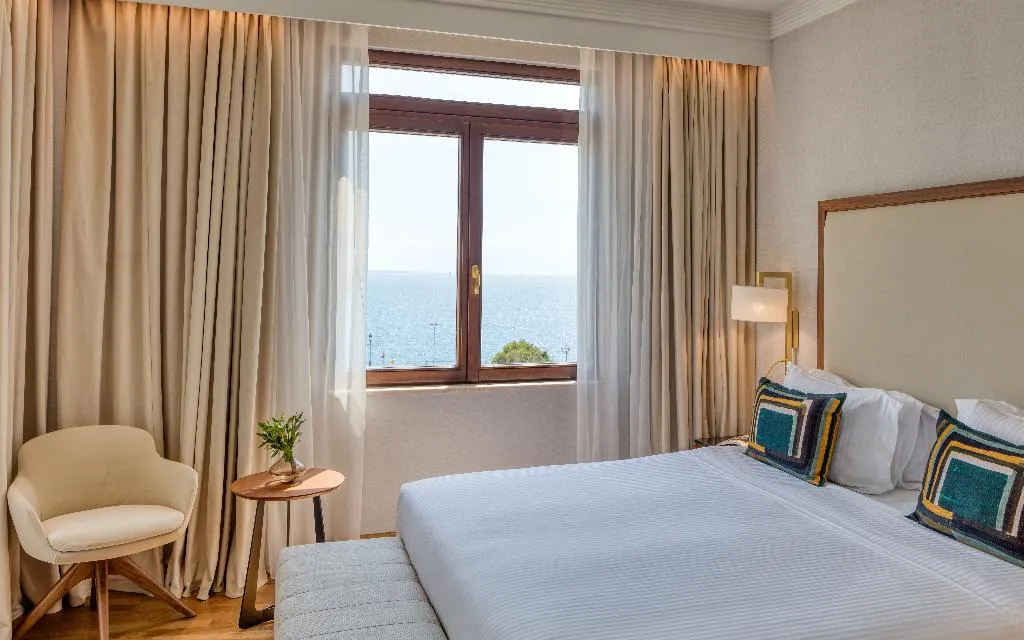 JUNIOR SUITE STANDARD Room, Electra Palace Thessaloniki, Halkidiki