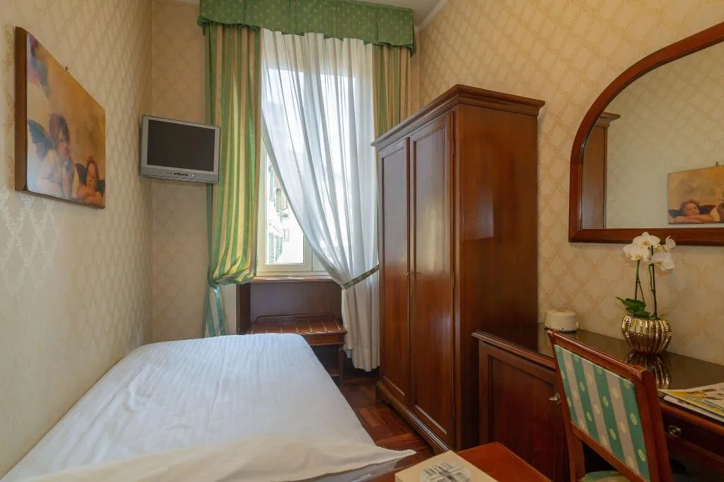 SINGLE CLASSIC Room, Hotel Boccaccio, Florence