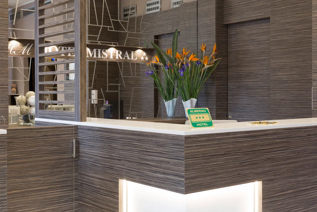 Lobby, Mistral, Milan