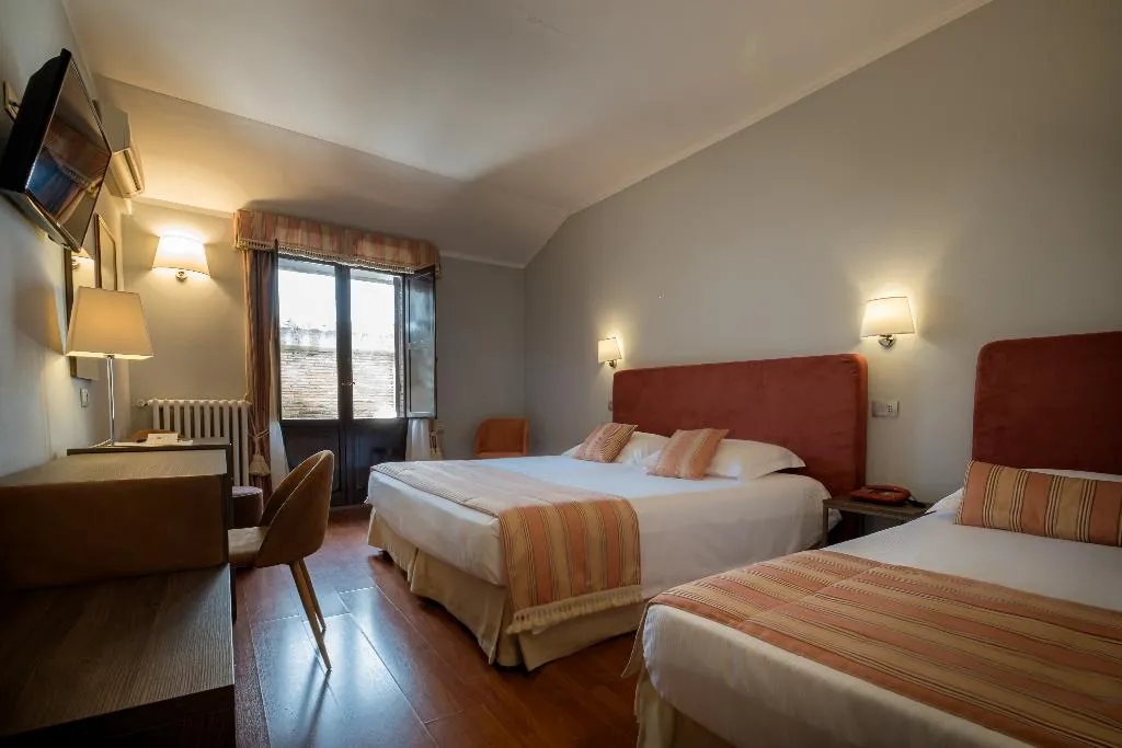 TRIPLE STANDARD Room, Hotel Bosone Palace, Umbria