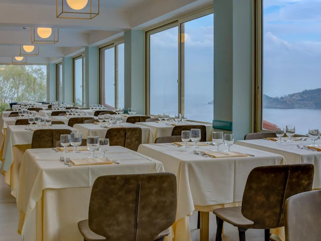 Restaurant, Antares, Catania