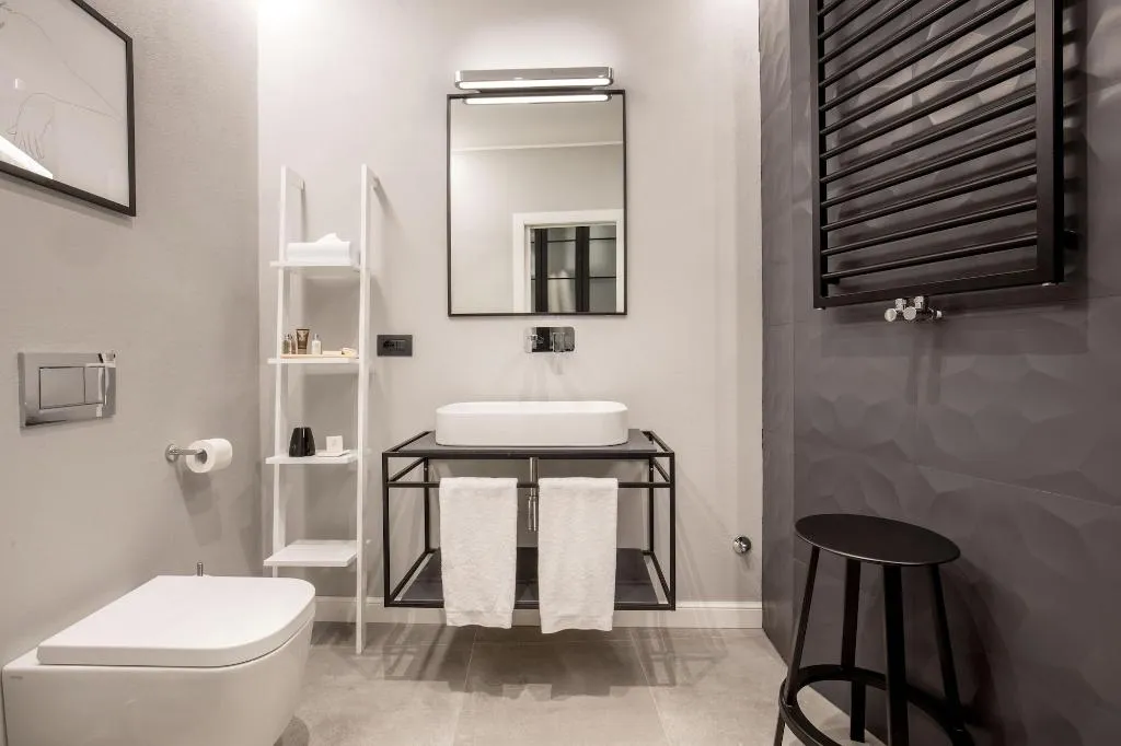 Room, Montenapoleone Suites, Milan