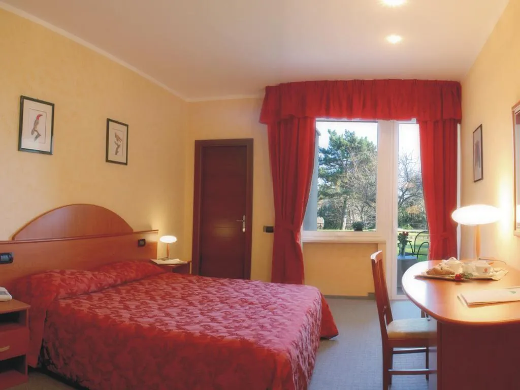 DOUBLE CLASSIC Room, Bluebay Colle Della Trinità Perugia, Perugia
