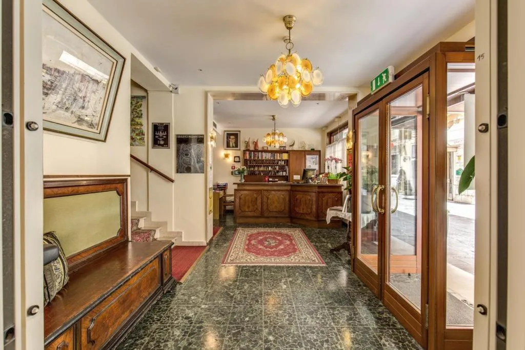 Lobby, Venice Maggior Consiglio, Venice