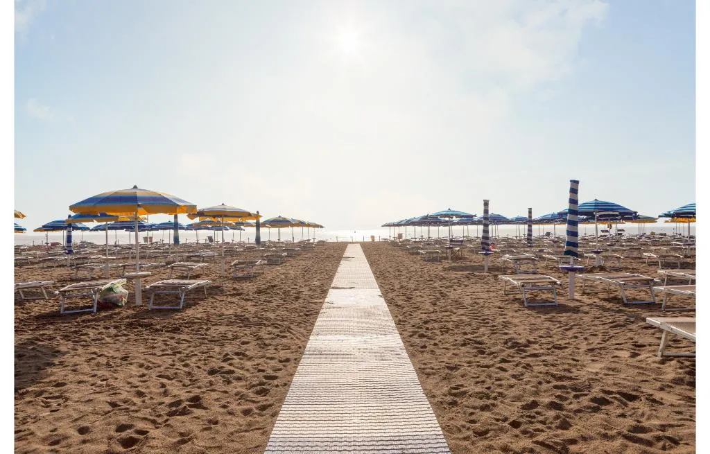 Beach, Hotel The Originals Venise Sud Bristol Chioggia, Venice