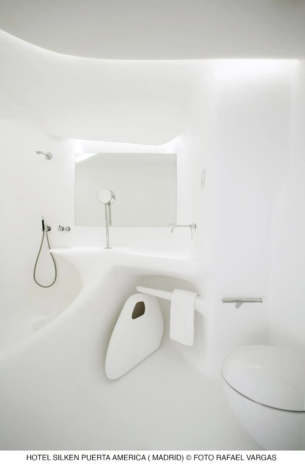 DOUBLE DELUXE SUPERIOR Room, Puerta America Madrid, Madrid