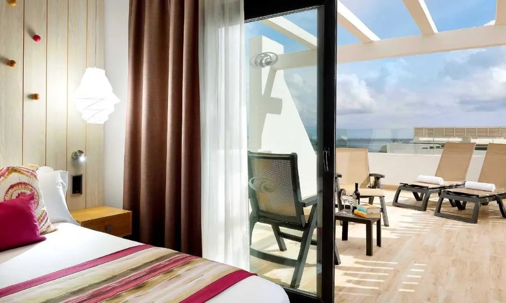 DOUBLE SINGLE USE WITH JACUZZI Room, Grand Palladium White Island Resort & Spa, Ibiza