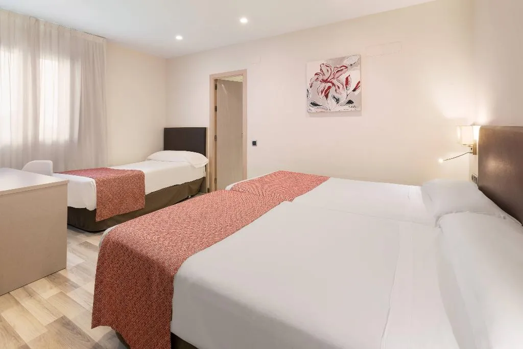 TRIPLE STANDARD Room, Catalonia Hispalis, Seville