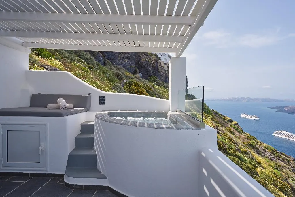 DOUBLE WITH JACUZZI Room, Agali Houses, Santorini