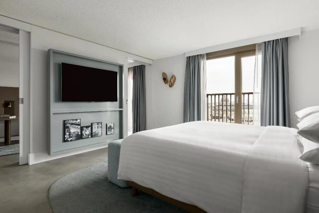 Room, Amsterdam Marriott Hotel, Amsterdam