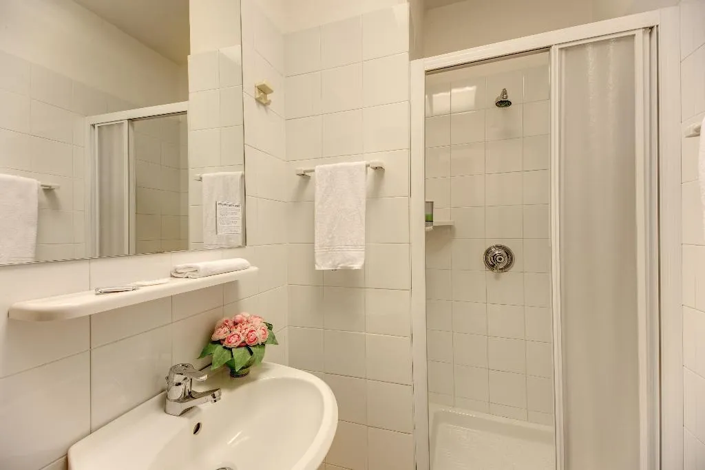 DOUBLE STANDARD Room, Corona, Rome