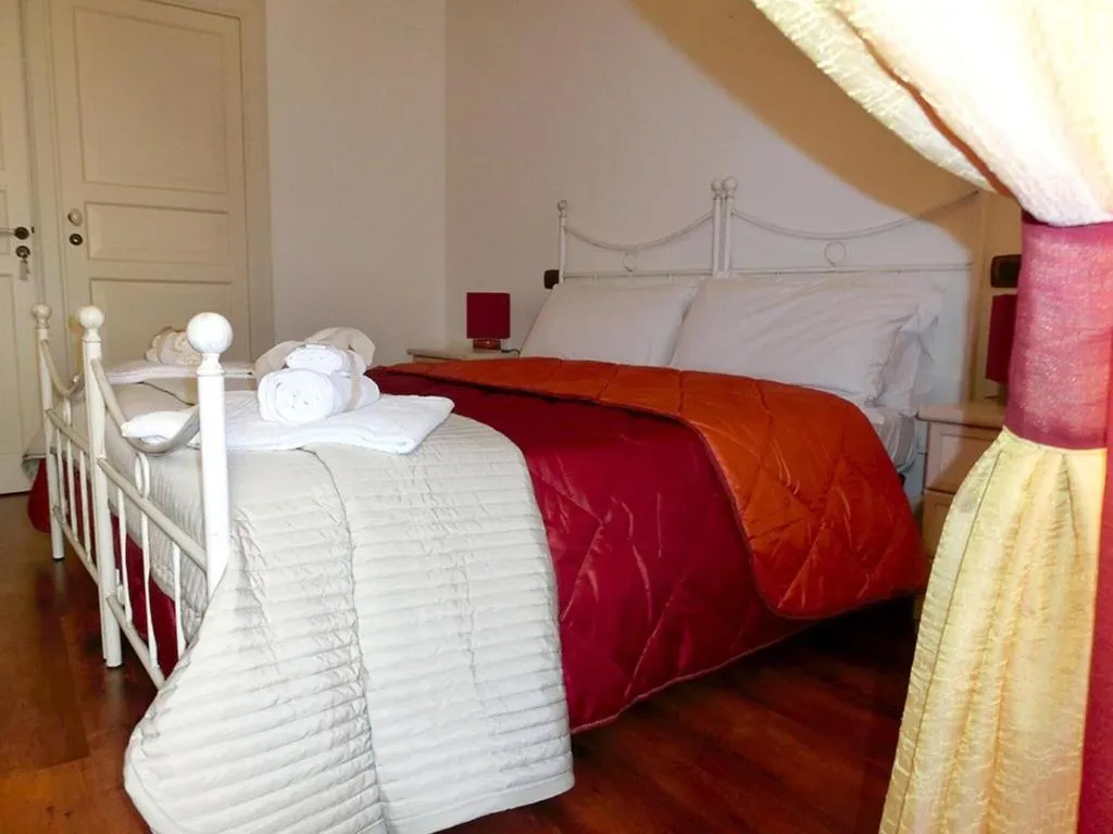 Room, Garibaldi 61, Catania