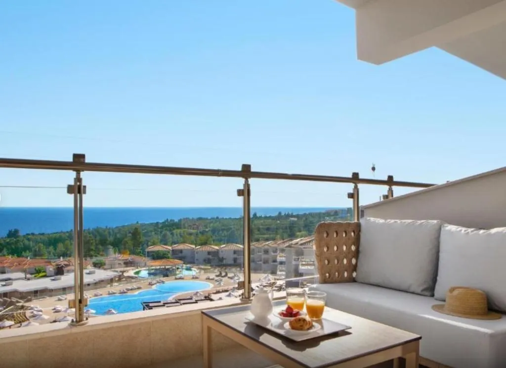 FAMILY ROOM DELUXE Room, Ajul Luxury Hotel & Spa Resort Registry Collection, Halkidiki