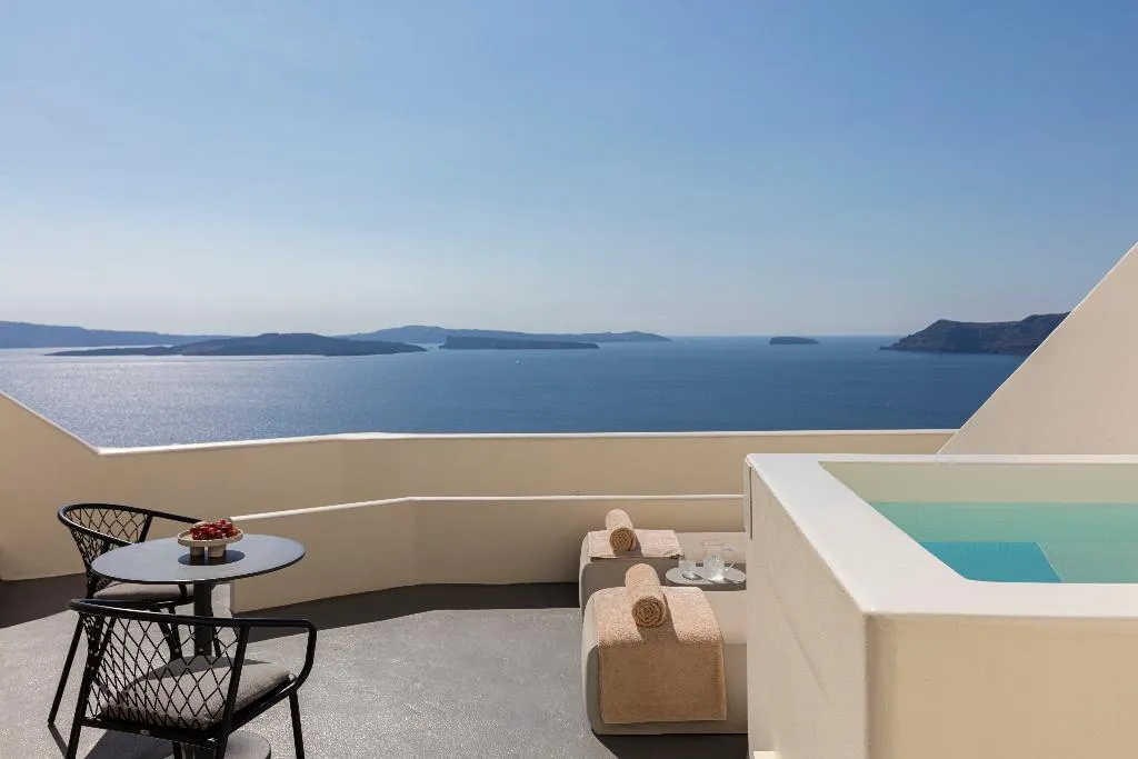 JUNIOR SUITE CAPACITY 2 Room, Canaves Oia Suites, Santorini