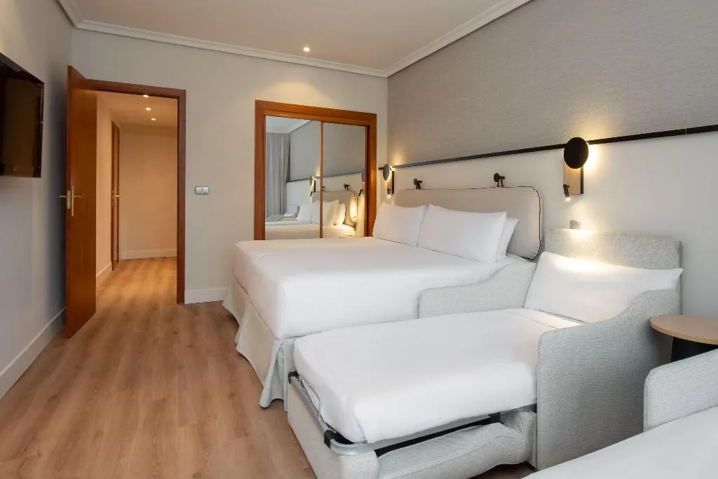 FAMILY ROOM STANDARD Room, Madrid Alameda Aeropuerto Affiliated By Melia, Madrid
