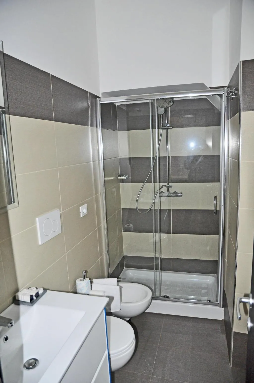 Room, Dea Roma Inn, Rome