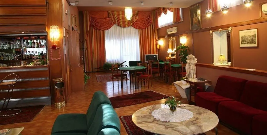 Lobby, Hotel Bonifacio, Rome