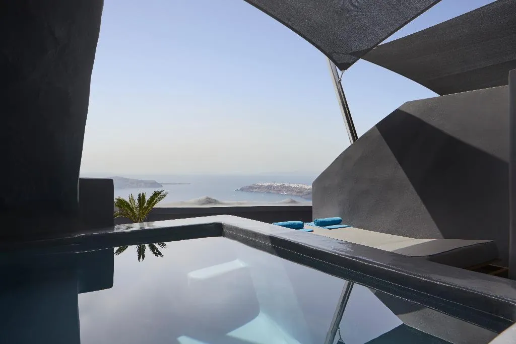 SUITE WITH PRIVATE POOL Room, Kivotos Santorini, Santorini