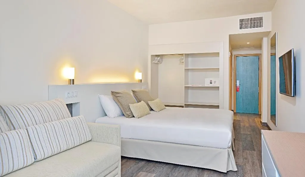 FAMILY ROOM STANDARD Room, Sol Palmanova-Mirlos Tordos, Majorca
