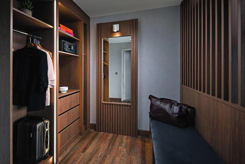 DOUBLE DELUXE KING BED Room, Carlton Hotel Dublin Airport, Dublin