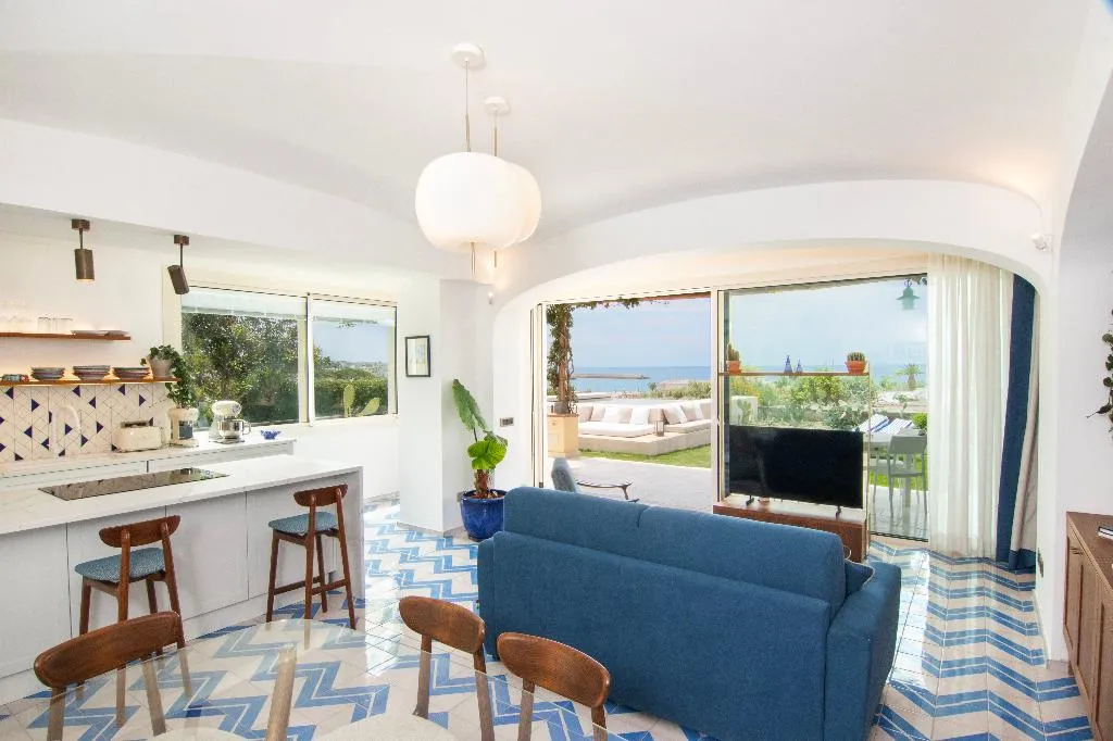 VILLA EXECUTIVE KING BED Room, Orablu Exclusive Villas, Naples