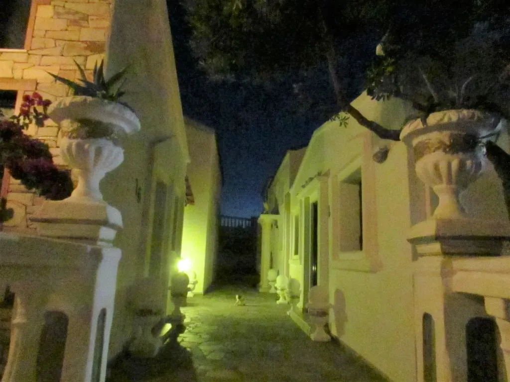 APARTMENT TWO BEDROOMS ONE BATHROOM Room, Castellino Studios, Rhodes
