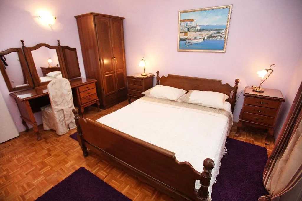 APARTMENT CAPACITY 5 TWO BEDROOMS Room, Villa Rustica Dalmatia, Split