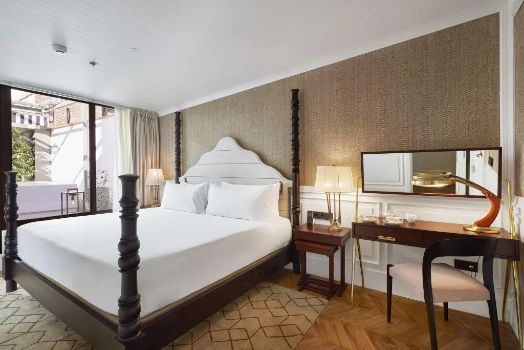 VILLA KING SIZE BED Room, Bless Hotel Madrid, a member of The Leading Hotels, Madrid