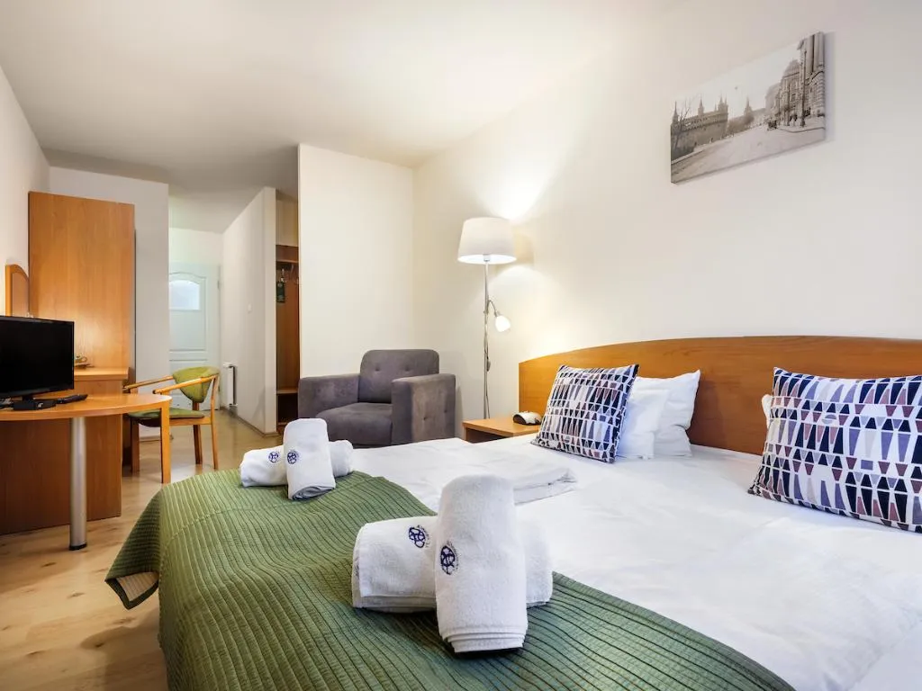 DOUBLE DELUXE Room, Kosmopolita Rooms & Apartments, Krakow