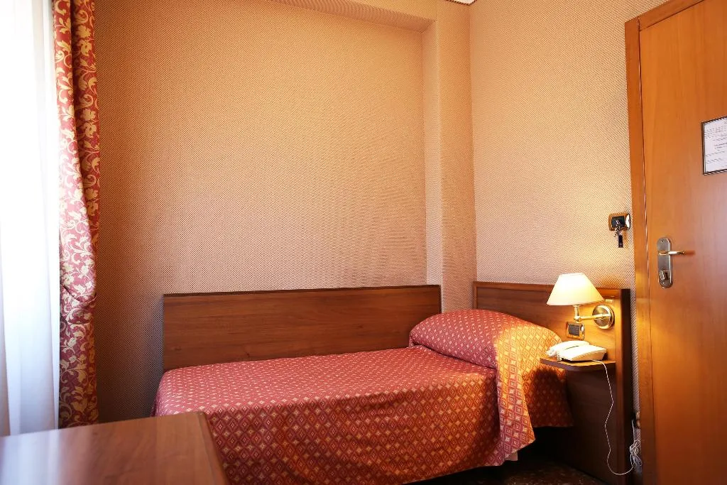 SINGLE ECONOMY Room, Derby, Rome
