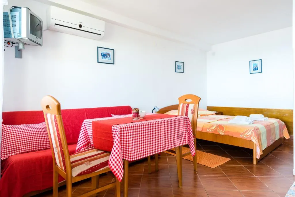 STUDIO SEA VIEW WITH TERRACE Room, Guesthouse Home Sweet Home, Dubrovnik