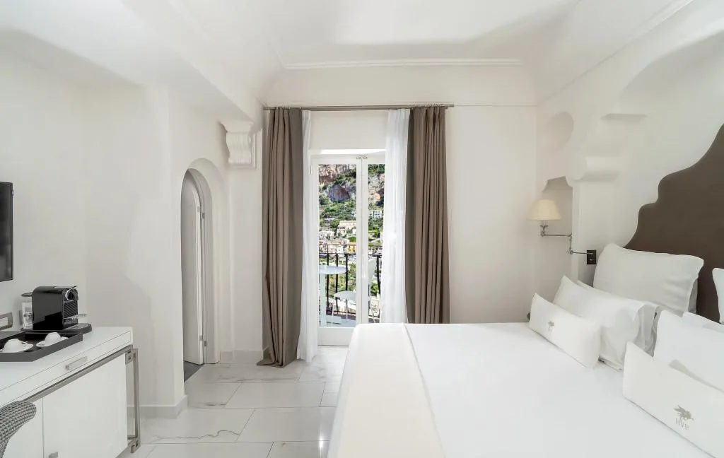 DOUBLE SUPERIOR KING BED Room, Villa Franca, Naples