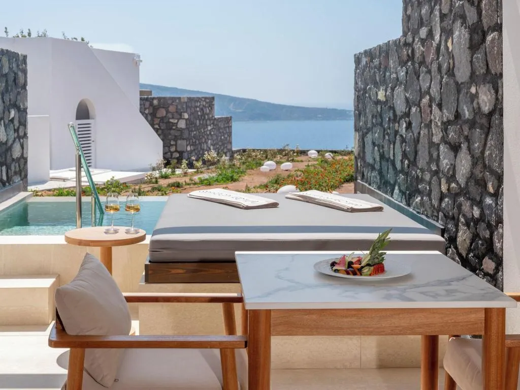 SUITE WITH PRIVATE POOL Room, Santo Pure Oia Suites and Villas, Santorini