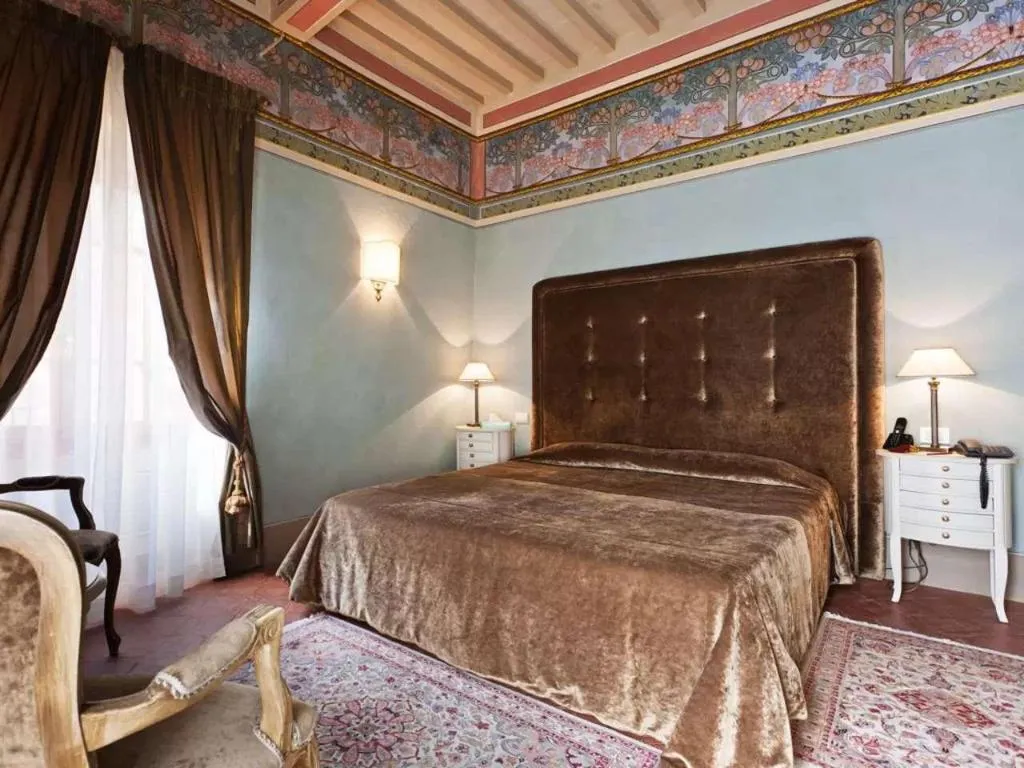 Room, Palazzo San Niccolo, Florence