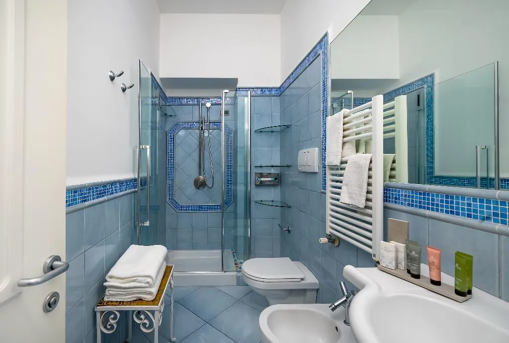 Room CLASSIC WITH TERRACE Room, La Floridiana, Naples
